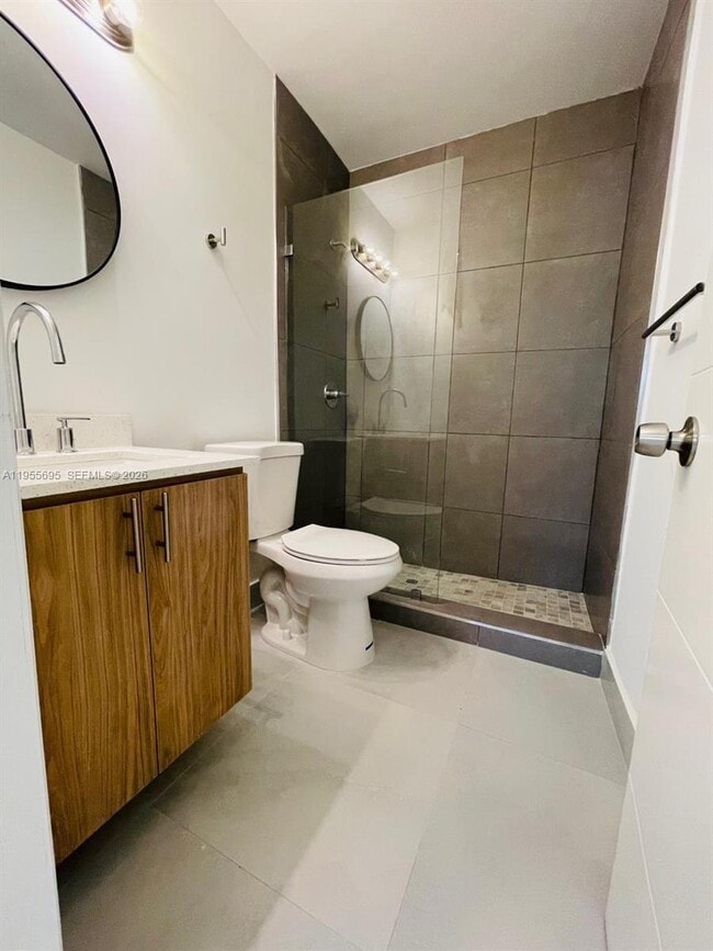 Building Photo - 1515 NE 110th St