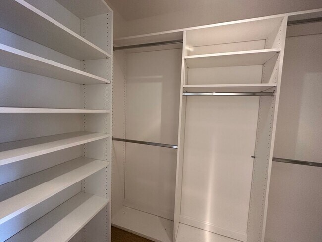 Building Photo - Epic REA: Fabulous 2 BR/2 BA South Beach C...