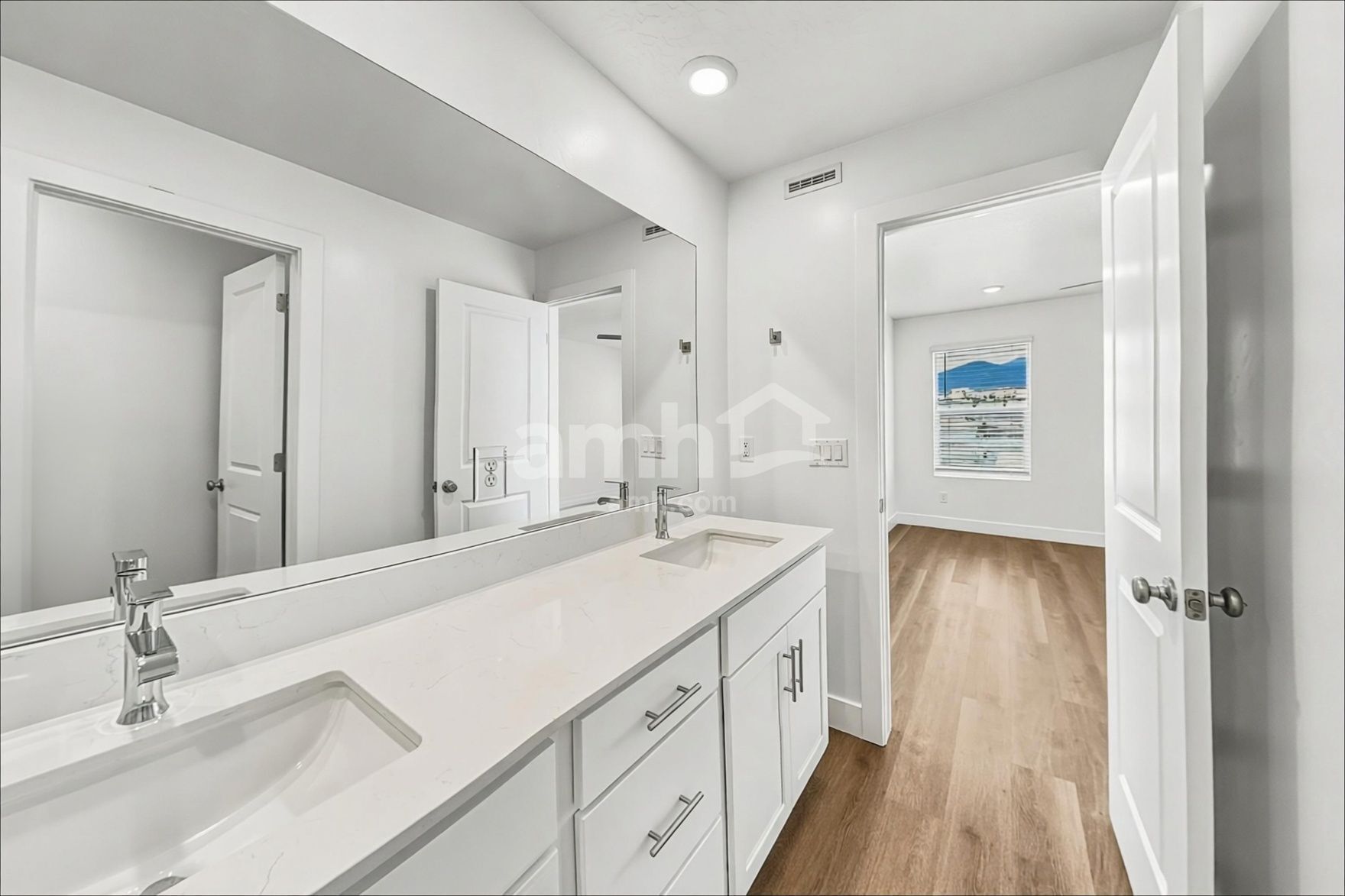 Building Photo - 5499 Damfield Ln