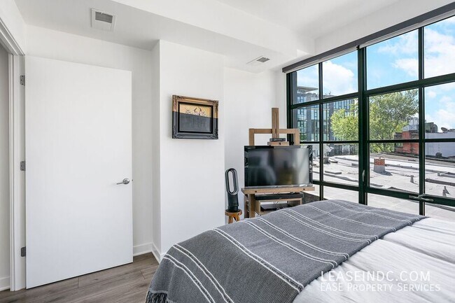 Building Photo - 2030 8th St NW