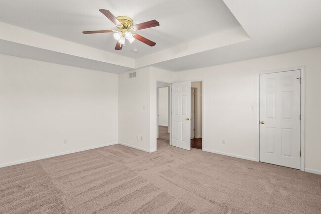 Building Photo - 2500-2502 Northampton Dr.