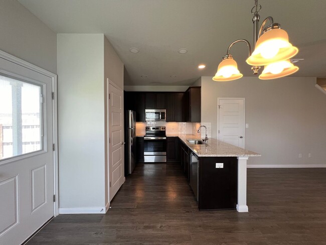 Building Photo - Luxury 3/2 Duplex in Seguin, Texas