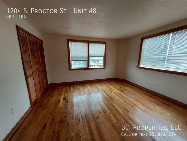 Building Photo - 1204 S Proctor St