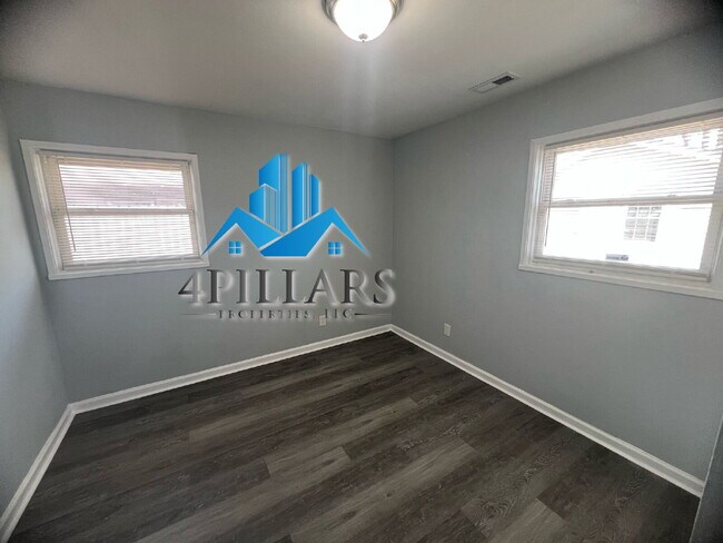 Building Photo - "Beautiful 3-Bedroom Home with Ample Storage in Hammond, IN!"