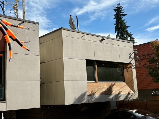 Building Photo - Beacon Hill Townhouse