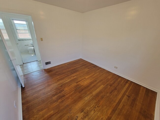 Building Photo - 4048 N Marmora Ave