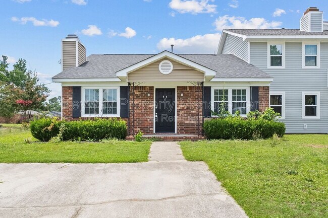 Building Photo - 3933 Miramar Dr Ext