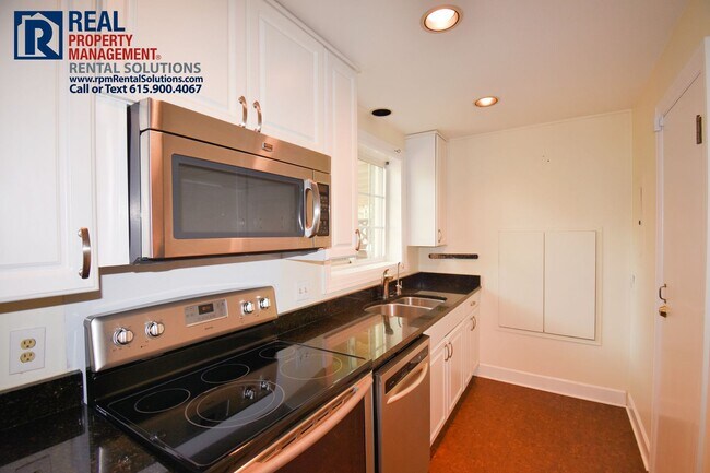 Building Photo - Amazing 1BR in Green Hills! Lawncare and washer/dryer included!!