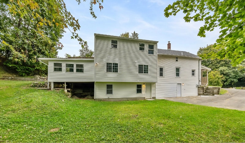 Building Photo - 32 Christine St