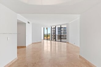 Building Photo - 3610 Yacht Club Dr