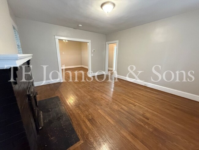 Building Photo - 2 Bedroom Home in Washington Park