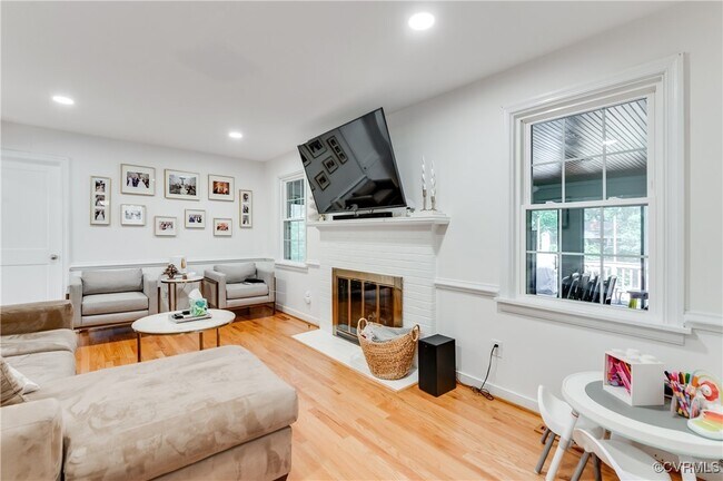 Building Photo - 530 Ridgeley Ln