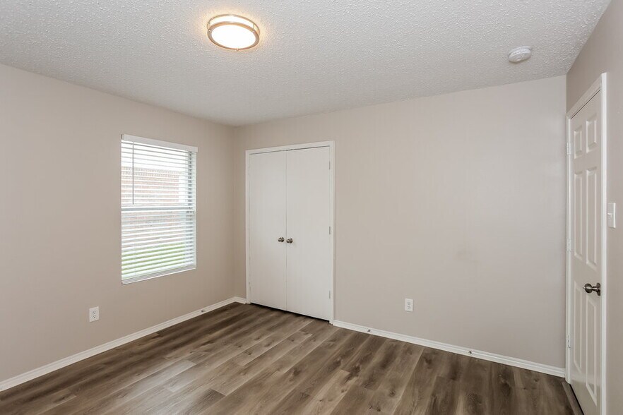 Building Photo - 6019 Guilia Dr