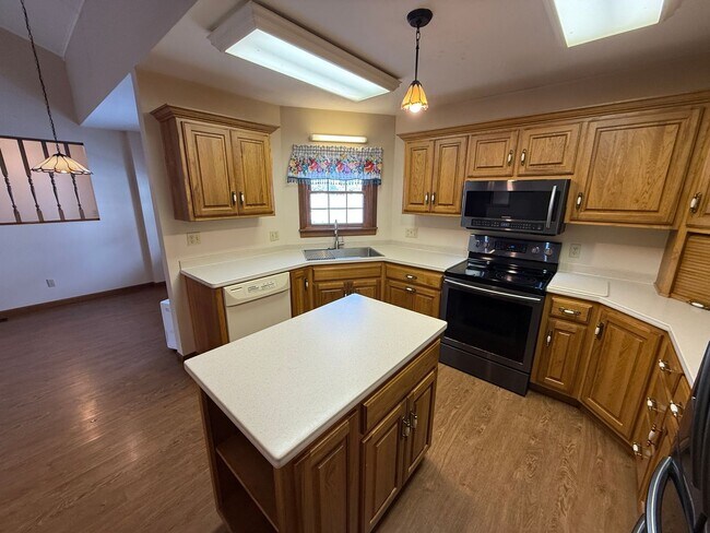 Building Photo - Home for Rent by Capital Property Management