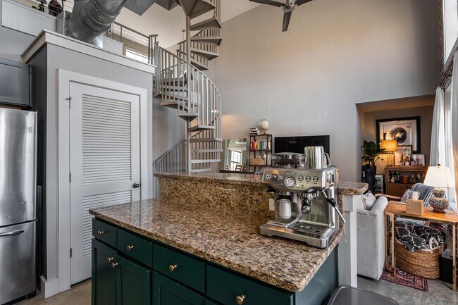 Building Photo - 791 Wylie St SE