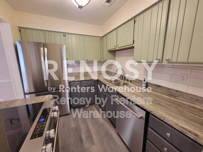 Building Photo - 914 Wildwood Square Ct