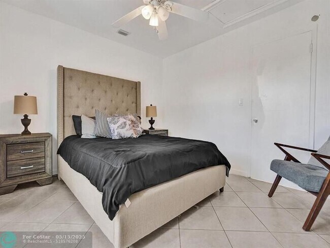 Building Photo - 4422 Sea Grape Dr