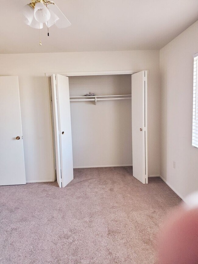 Building Photo - 9951 W Clair Dr