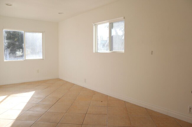 Building Photo - Pico Robertson 1bed1bath Apartment