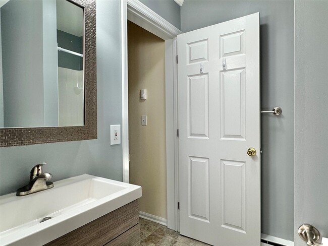 Building Photo - 530 NY-164
