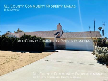 Primary Photo - Single Family Home in Yucca Valley!