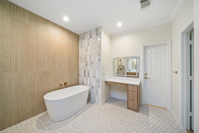 Building Photo - 38 N Castlegreen Cir