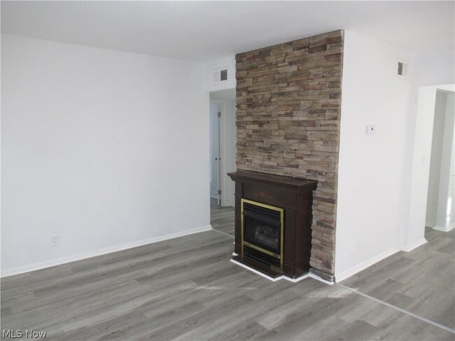 Building Photo - 1403 Dawnwood Dr