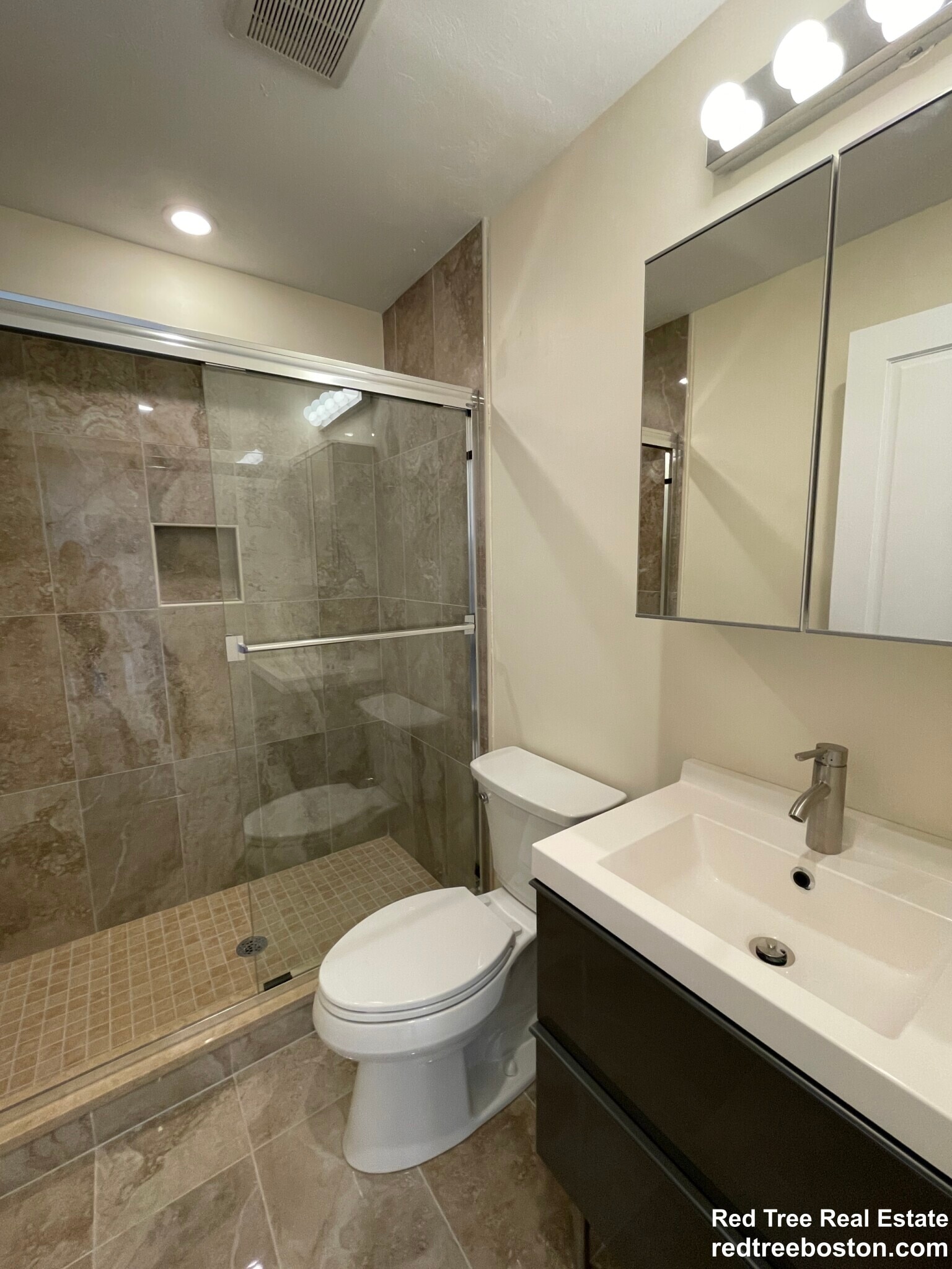 Building Photo - 1028a Commonwealth Ave