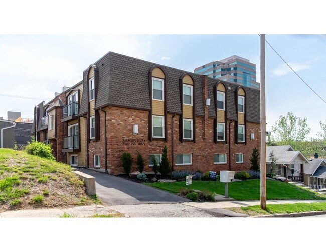 Building Photo - ROANOKE VILLAS