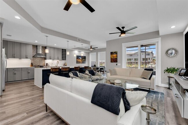 Building Photo - 276 Lewis Cir