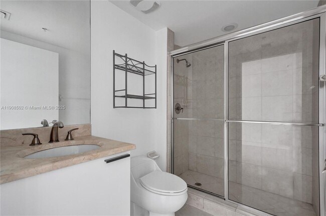 Building Photo - 14951 Royal Oaks Ln