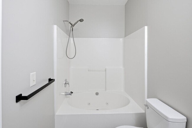 Building Photo - 2 Bedrooms 2 Bathrooms Condo