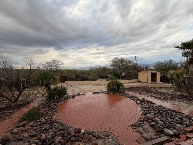 Building Photo - 10106 Cll Del Este