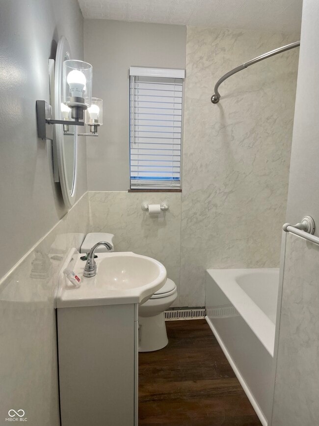 Building Photo - 126 Roosevelt Dr