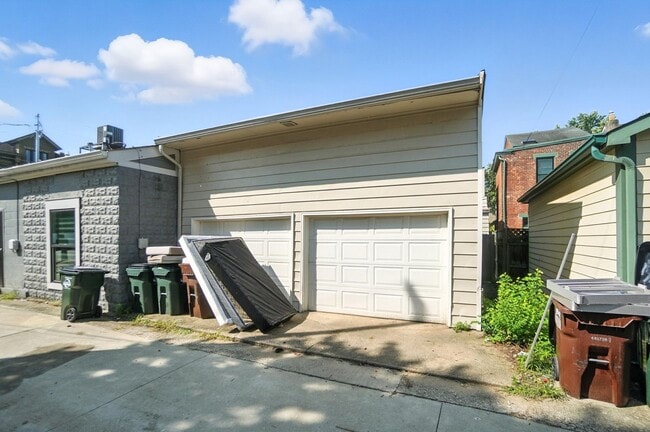 Building Photo - 843 Overton St