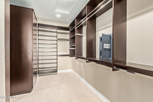 Building Photo - 4322 S Gardenia Dr