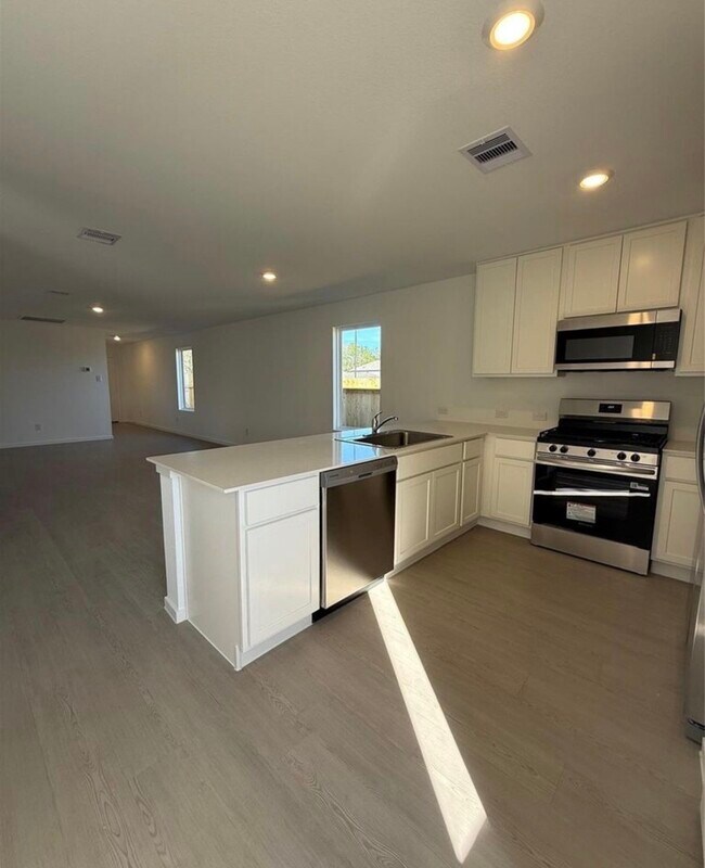 Building Photo - 14896 N Ascot Bend Cir