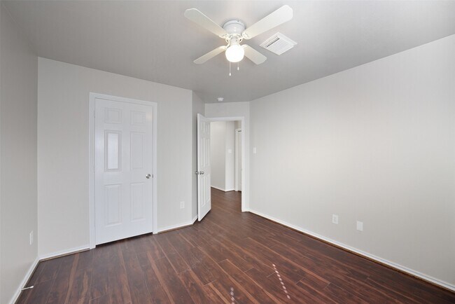 Building Photo - 79 N Walden Elms Cir