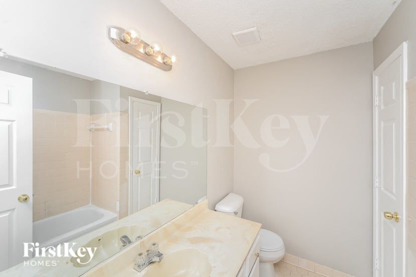 Building Photo - 6734 Amersham Dr