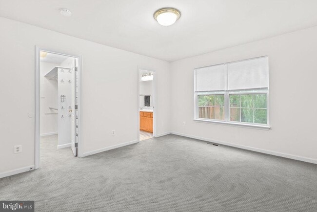 Building Photo - 53 Bloomington Ln