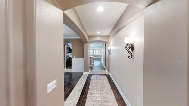 Building Photo - Exquisite 3 bed 2 bath luxury home in JP R...