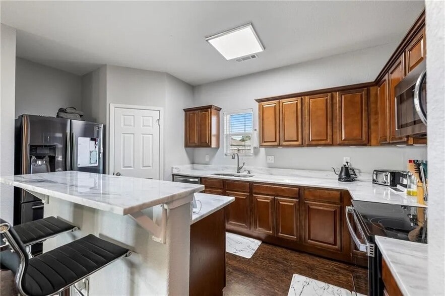 Kitchen - 805 NW 70th Ave