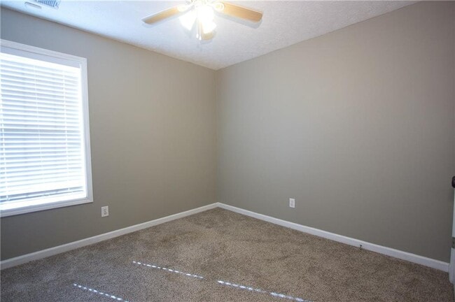 Building Photo - 413 Vista Way