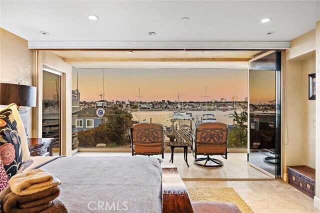 Building Photo - 900 E Balboa Blvd