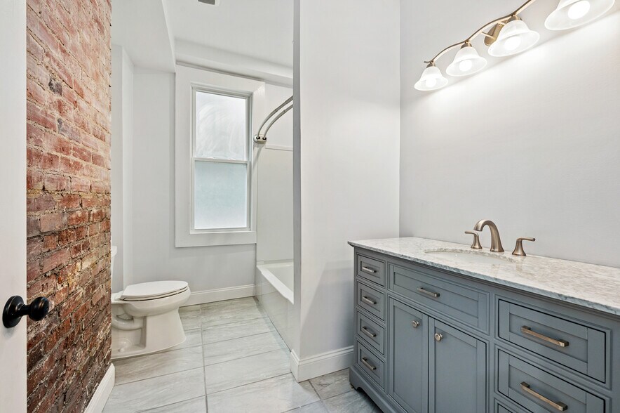 Building Photo - 316 Laurel St