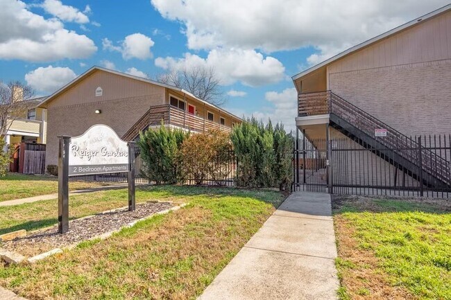 Building Photo - 5418 Reiger Ave