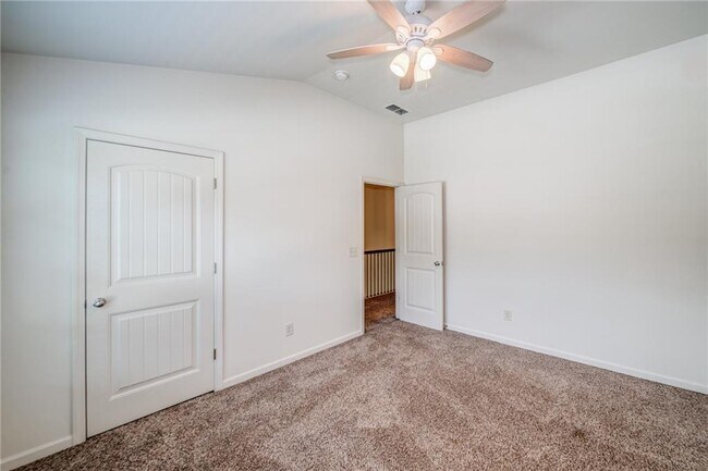 Building Photo - 129 Stonewood Creek Ct