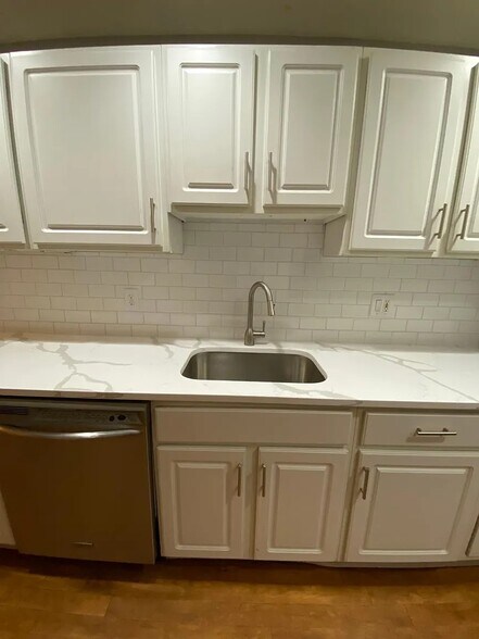 Building Photo - 45 McCoba St