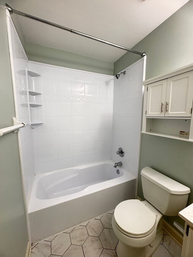Building Photo - Spacious 4BR 2.5BA Home in Adams Farm with...