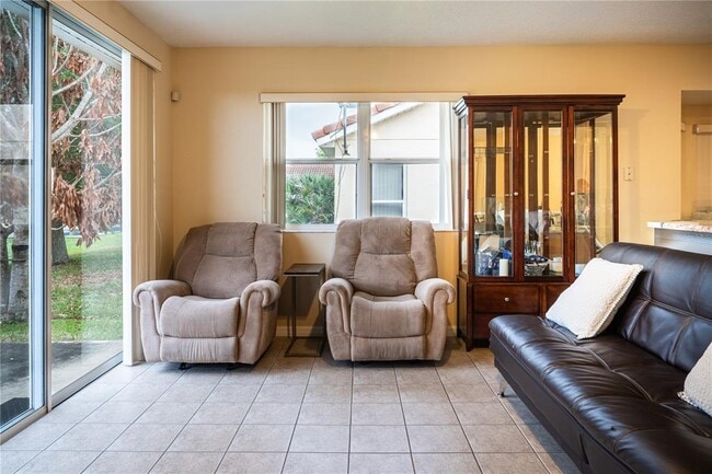 Building Photo - 2955 Marbella Dr